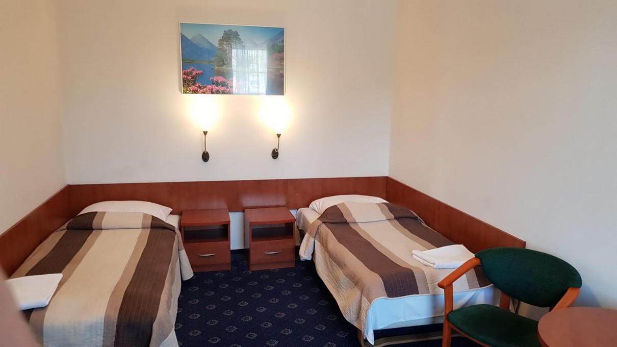 Hotel Alicja Лодзь Экстерьер фото