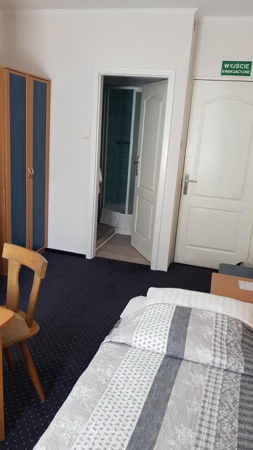 Hotel Alicja Лодзь Экстерьер фото