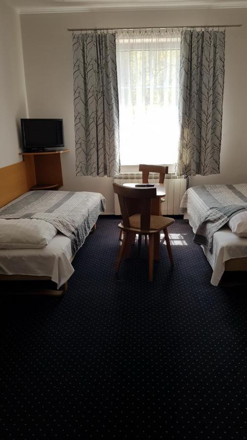 Hotel Alicja Лодзь Экстерьер фото