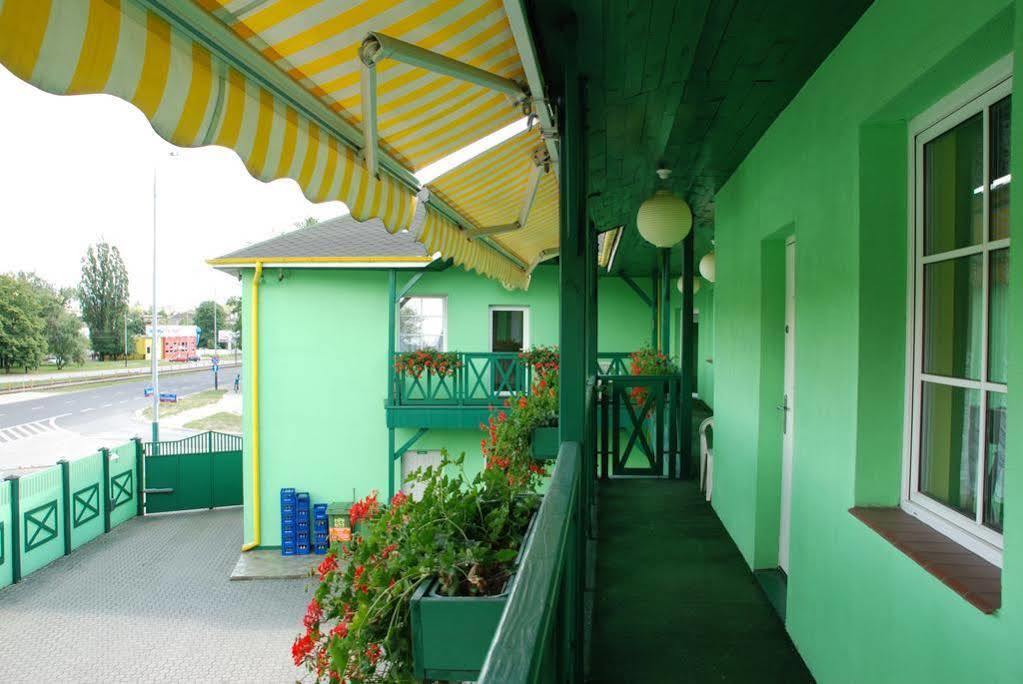 Hotel Alicja Лодзь Экстерьер фото
